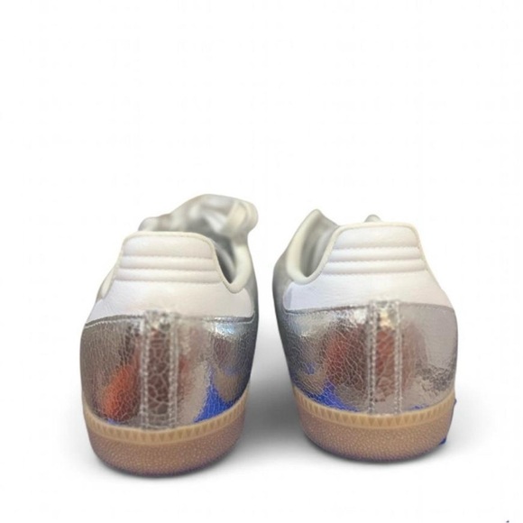 NWT Women’s adidas Samba OG Shoes Silver Metallic Size US 11/ EUR 44